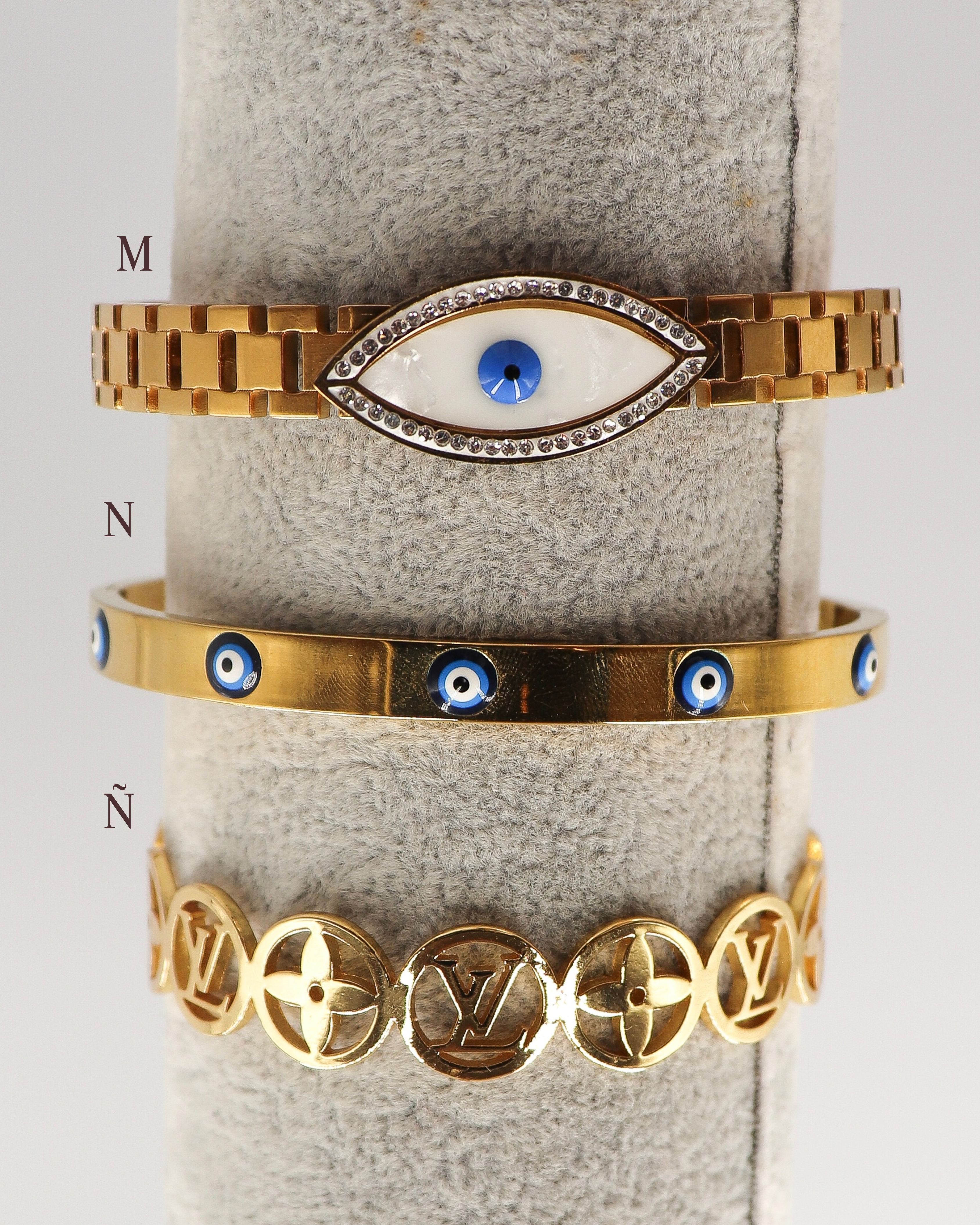 Pulseras doradas