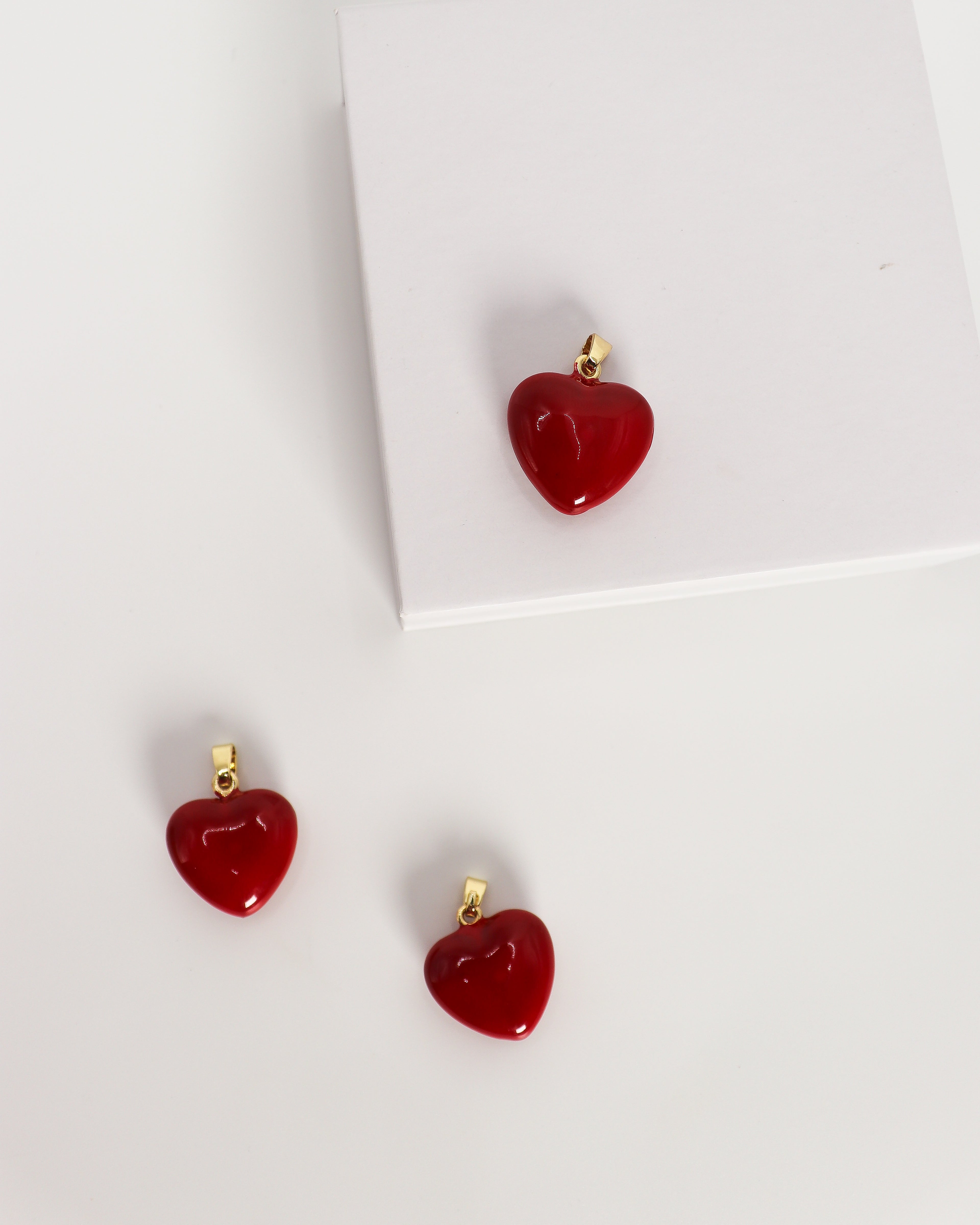 Dije corazón rojo esmaltado