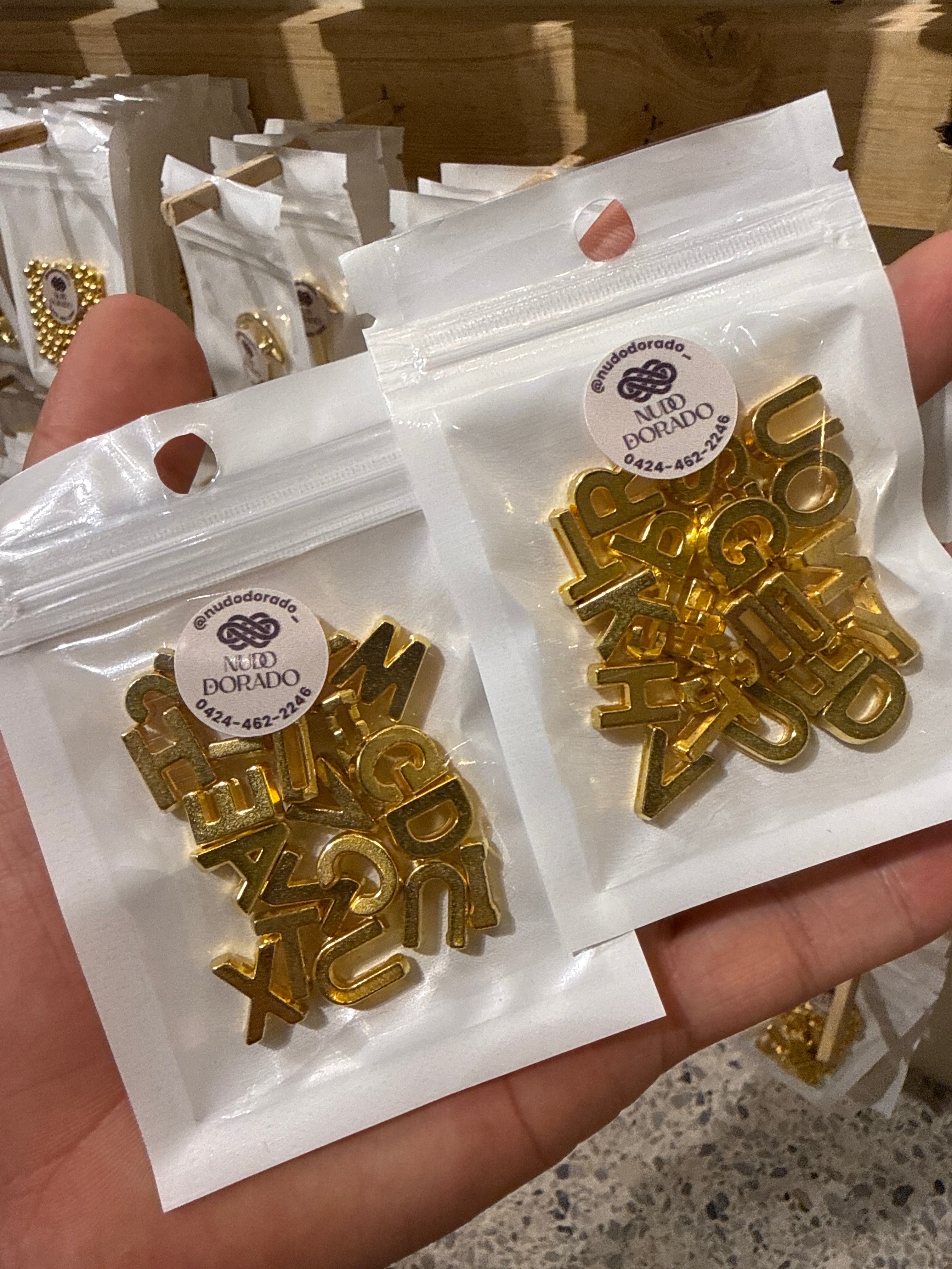 Bolsa de letras acrílicas